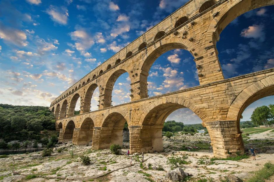 Cầu Pont du Gard - Ảnh: SHUTTERSTOCK