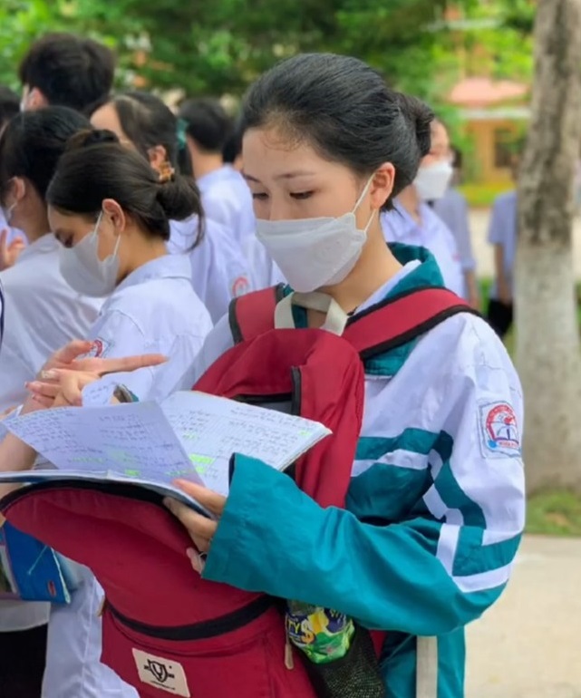 Đây là nữ sinh đạt điểm 10 văn duy nhất trong kỳ thi tốt nghiệp THPT 2023 - Ảnh 3. Đây là nữ sinh đạt điểm 10 văn duy nhất trong kỳ thi tốt nghiệp THPT 2023 - Ảnh 3.