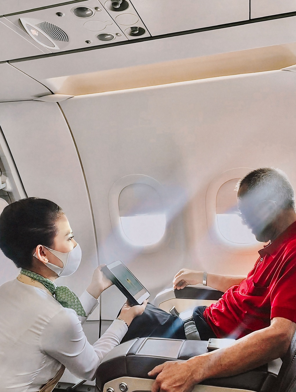 Nữ tiếp viên hàng không chờ đợi 9 năm để có bức hình chụp cùng bố - 1 Nữ tiếp viên hàng không chờ đợi 9 năm để có bức hình chụp cùng bố - 1