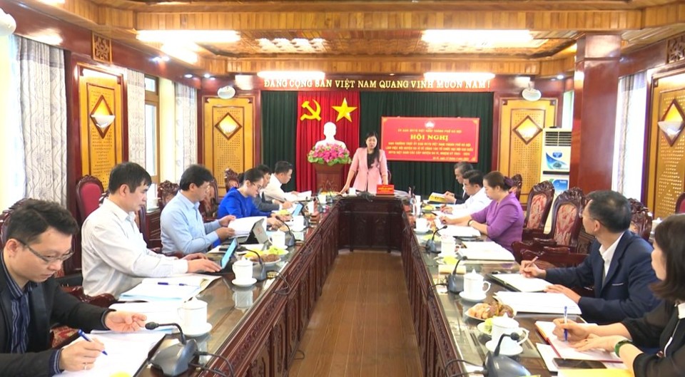 Chủ tịch Ủy ban Mặt trận Tổ quốc Việt Nam TP Hà Nội Nguyễn Lan Hương chủ trì buổi làm việc 