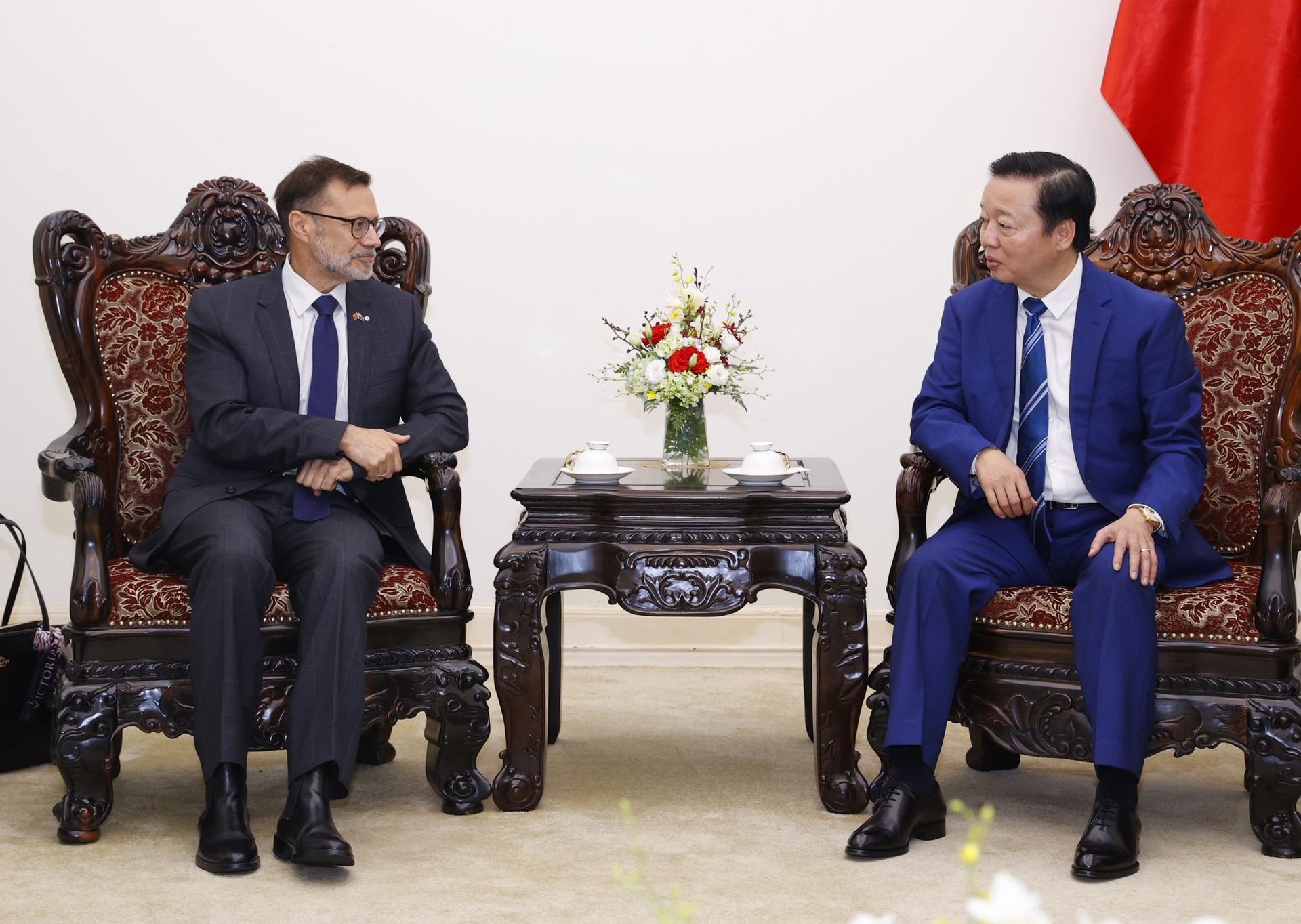 Phó Thủ tướng Trần Hồng Hà tiếp lãnh đạo một số doanh nghiệp năng lượng quốc tế- Ảnh 3. Phó Thủ tướng Trần Hồng Hà tiếp lãnh đạo một số doanh nghiệp năng lượng quốc tế- Ảnh 3.
