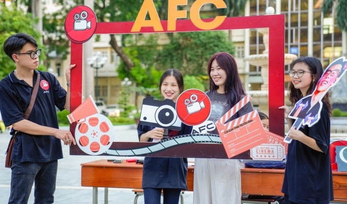 Sinh viên Học viện Báo chí và Tuyên truyền trong ngày hội câu lạc bộ, tháng 9/2023. Ảnh: Sóng Trẻ Festival