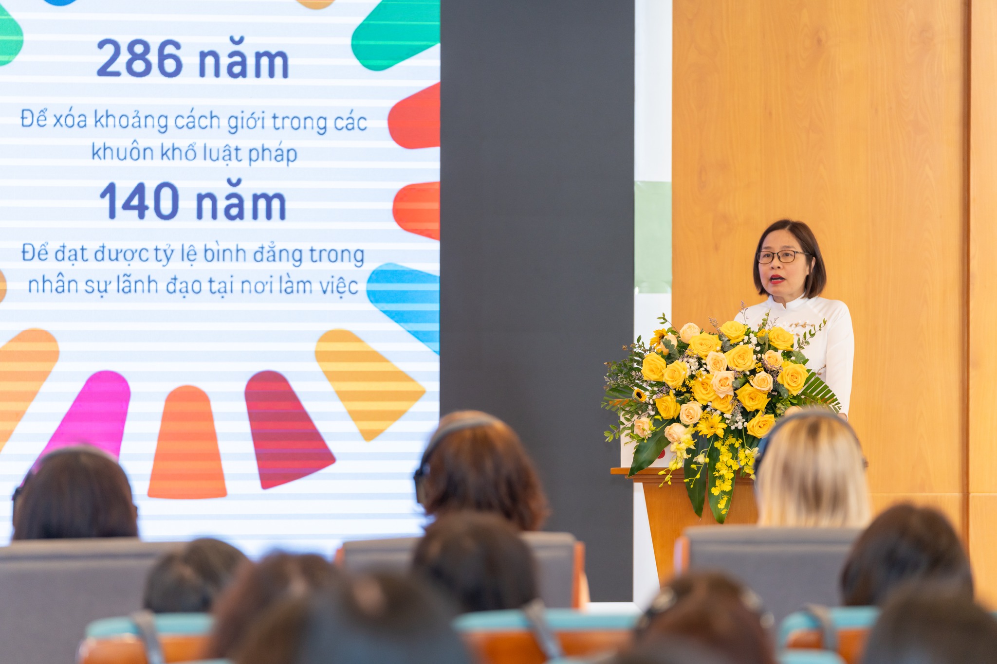 “Rung chuông vì Bình đẳng giới” thúc đẩy tăng cường quyền năng kinh tế cho phụ nữ - Ảnh 1. “Rung chuông vì Bình đẳng giới” thúc đẩy tăng cường quyền năng kinh tế cho phụ nữ - Ảnh 1.