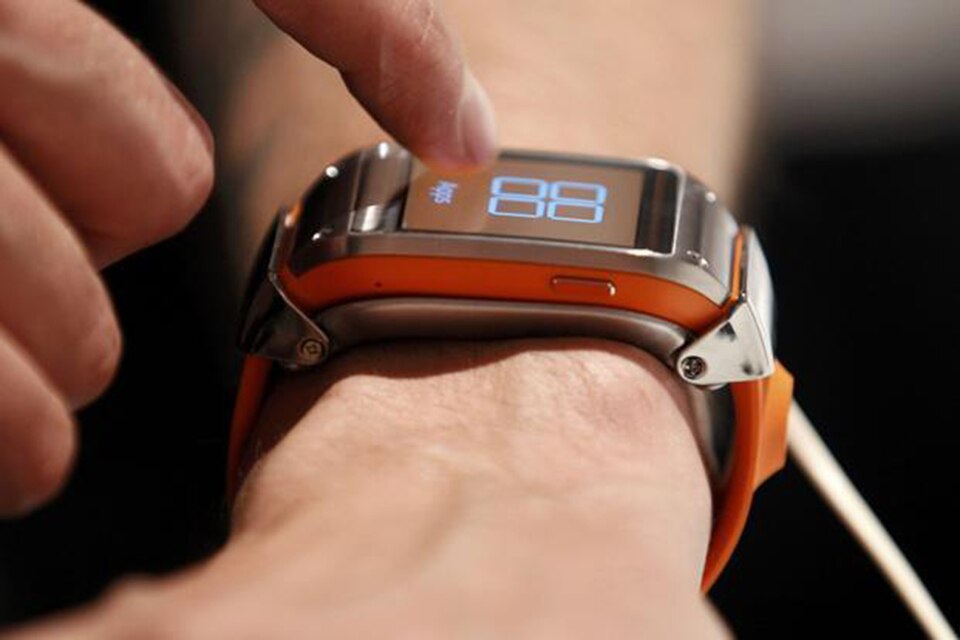 Samsung muốn quay trở lại thiết kế cũ cho Galaxy Watch- Ảnh 1.