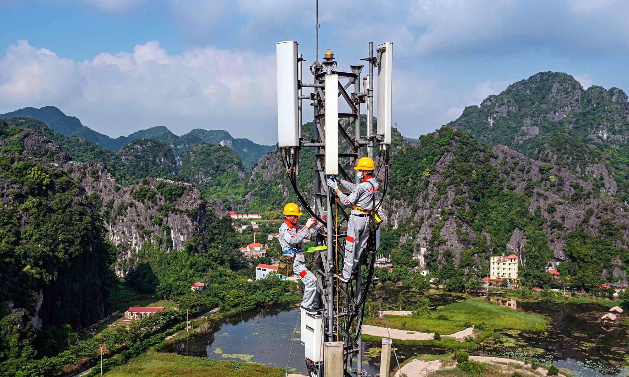 Nhà mạng đã sẵn sàng hạ tầng để triển khai 5G thương mại ở Việt Nam Nhà mạng đã sẵn sàng hạ tầng để triển khai 5G thương mại ở Việt Nam