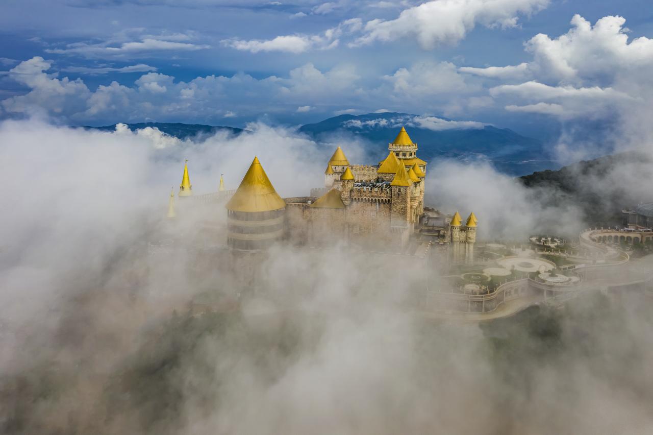 Sun-World-Ba-Na-Hill-6 - Vietnam.vn Sun World Ba Na Hills luôn là sự lựa chọn tham quan của du khách trong nước và quốc tế khi đến Đà Nẵng. Ảnh: Hà