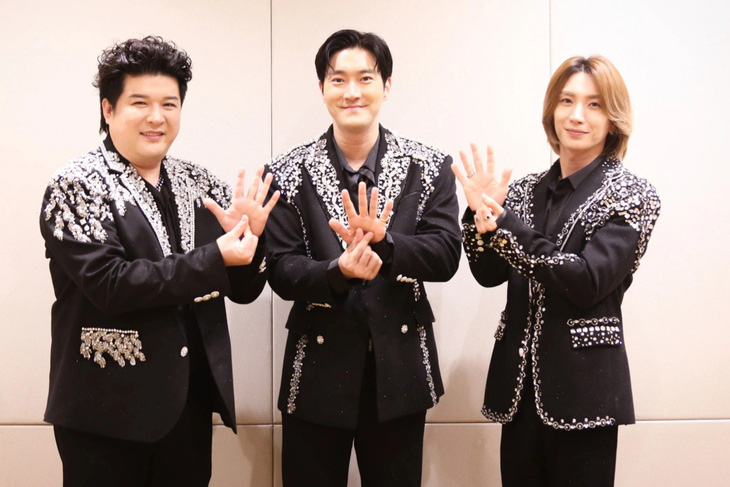 Ba thành viên của Super Junior L.S.S từ trái sang: Shindong, Siwon, Leeteuk - Ảnh: PHƯƠNG QUYÊN Ba thành viên của Super Junior L.S.S từ trái sang: Shindong, Siwon, Leeteuk - Ảnh: PHƯƠNG QUYÊN