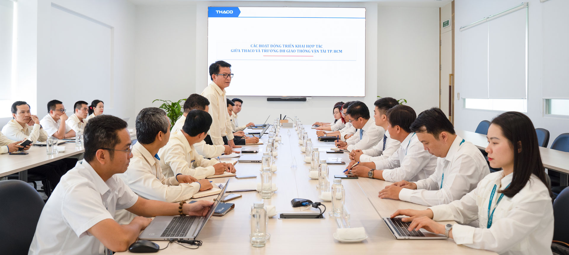 THACO và Trường Đại học Giao thông Vận tải TP.HCM trao đổi, thảo luận về việc hợp tác đào tạo, nghiên cứu khoa học và chuyển giao công nghệ THACO và Trường Đại học Giao thông Vận tải TP.HCM trao đổi, thảo luận về việc hợp tác đào tạo, nghiên cứu khoa học và chuyển giao công nghệ