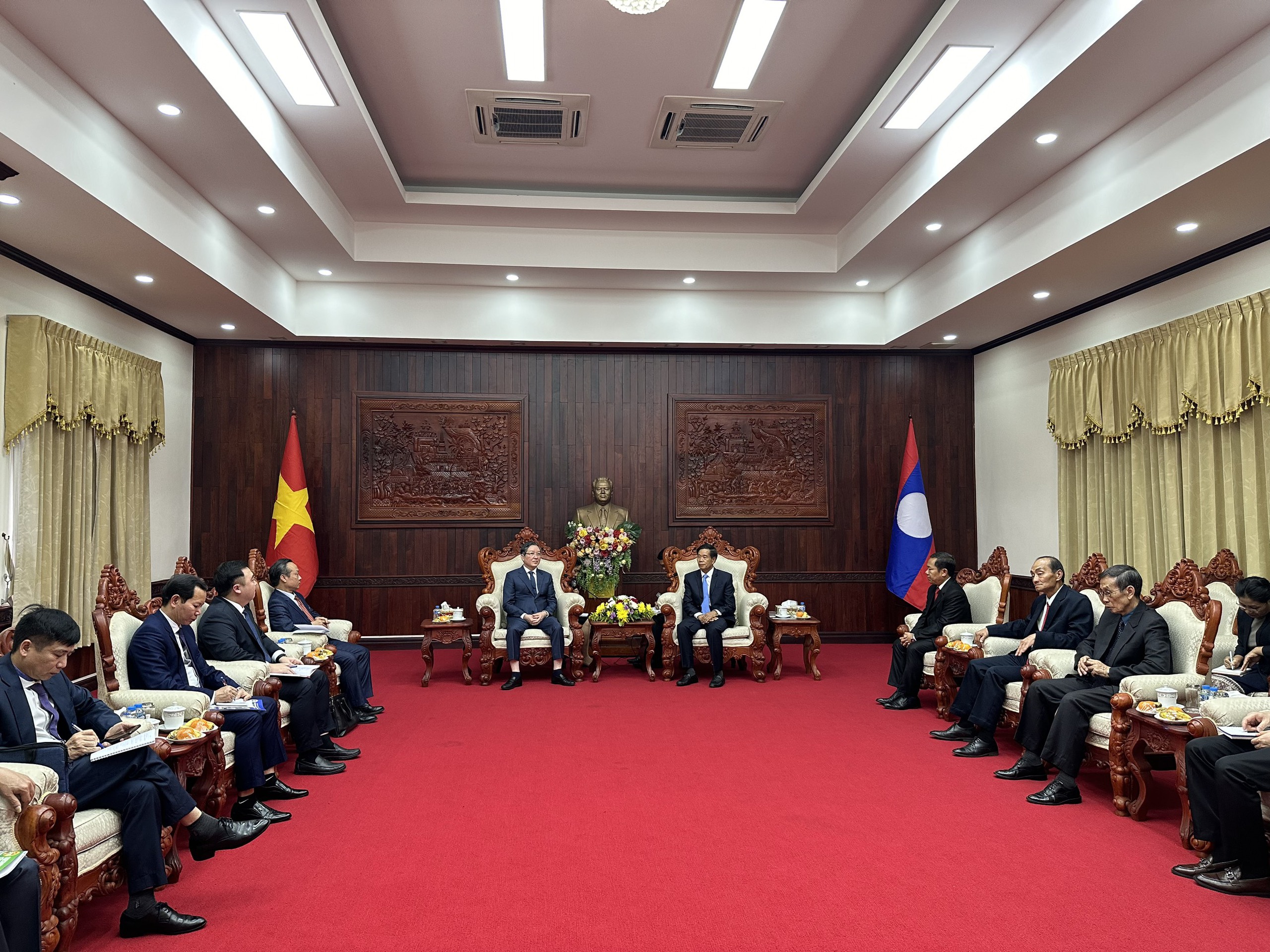 T.Ư Hội Nông dân Việt Nam- Ủy ban T.Ư Mặt trận Lào xây dựng đất nước hội đàm, ký biên bản ghi nhớ- Ảnh 1. T.Ư Hội Nông dân Việt Nam- Ủy ban T.Ư Mặt trận Lào xây dựng đất nước hội đàm, ký biên bản ghi nhớ- Ảnh 1.