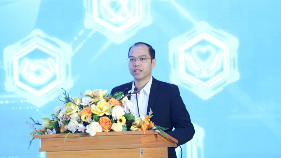 Phó Bí thư Thành đoàn, Chủ tịch Hội Sinh viên TP Hà Nội Nguyễn Tiến Hưng phát biểu khai mạc ngày hội.