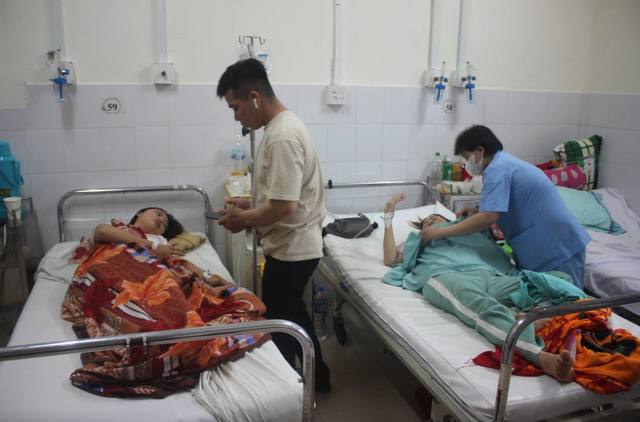 Thông tin mới nhất vụ 222 người phải nhập viện sau ăn cơm gà ở Nha Trang- Ảnh 2. Thông tin mới nhất vụ 222 người phải nhập viện sau ăn cơm gà ở Nha Trang- Ảnh 2.