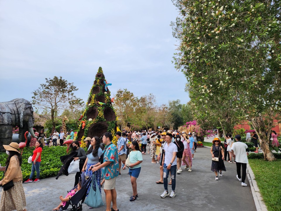 Kiên Giang đang xây dựng nhiều sản phẩm du lịch đặc trưng để thu hút khách du lịch nội địa. (Ảnh Hữu Tuấn)