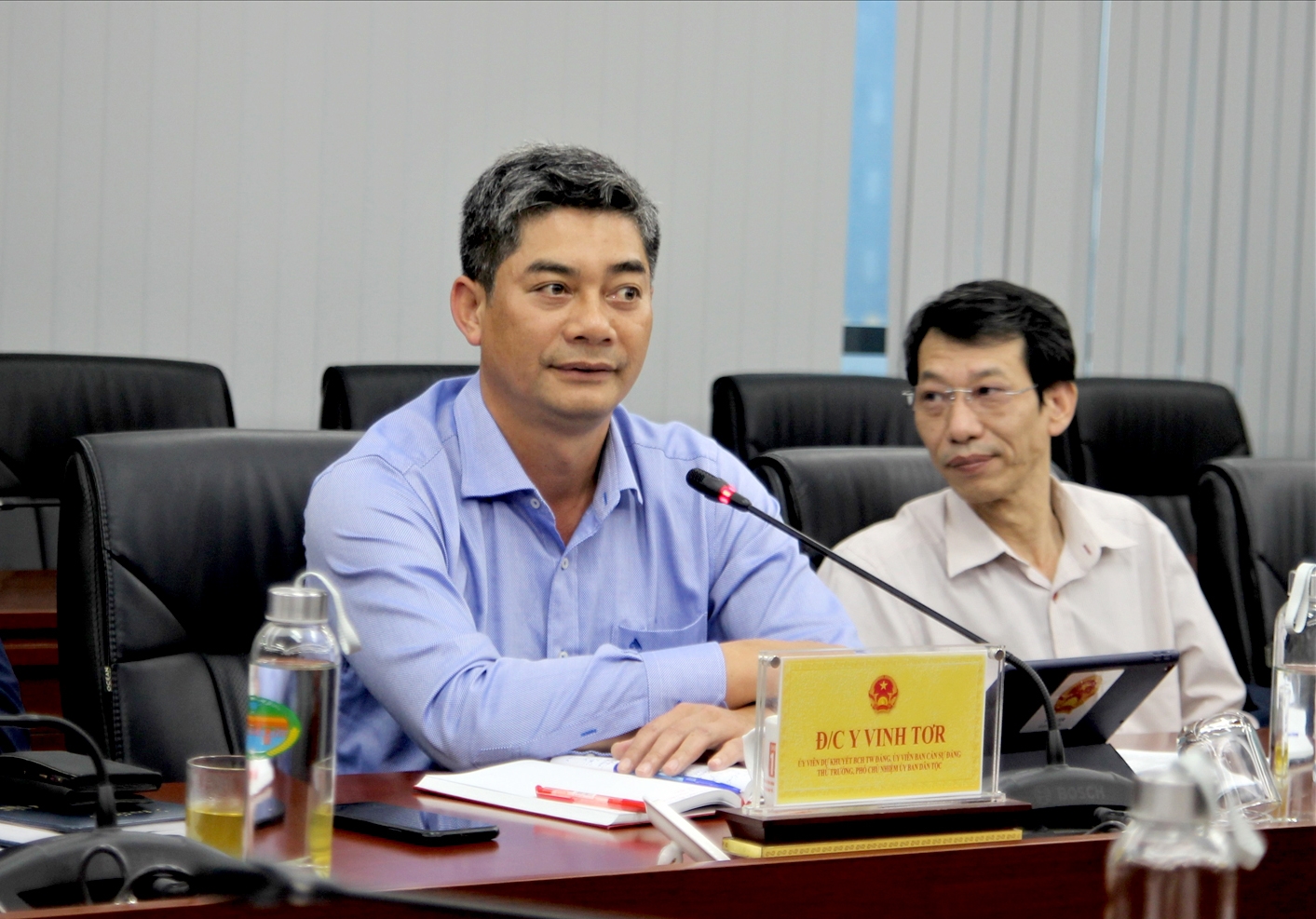 Thứ trưởng, Phó Chủ nhiệm Y Vinh Tơr phát biểu tại buổi làm việc Thứ trưởng, Phó Chủ nhiệm Y Vinh Tơr phát biểu tại buổi làm việc