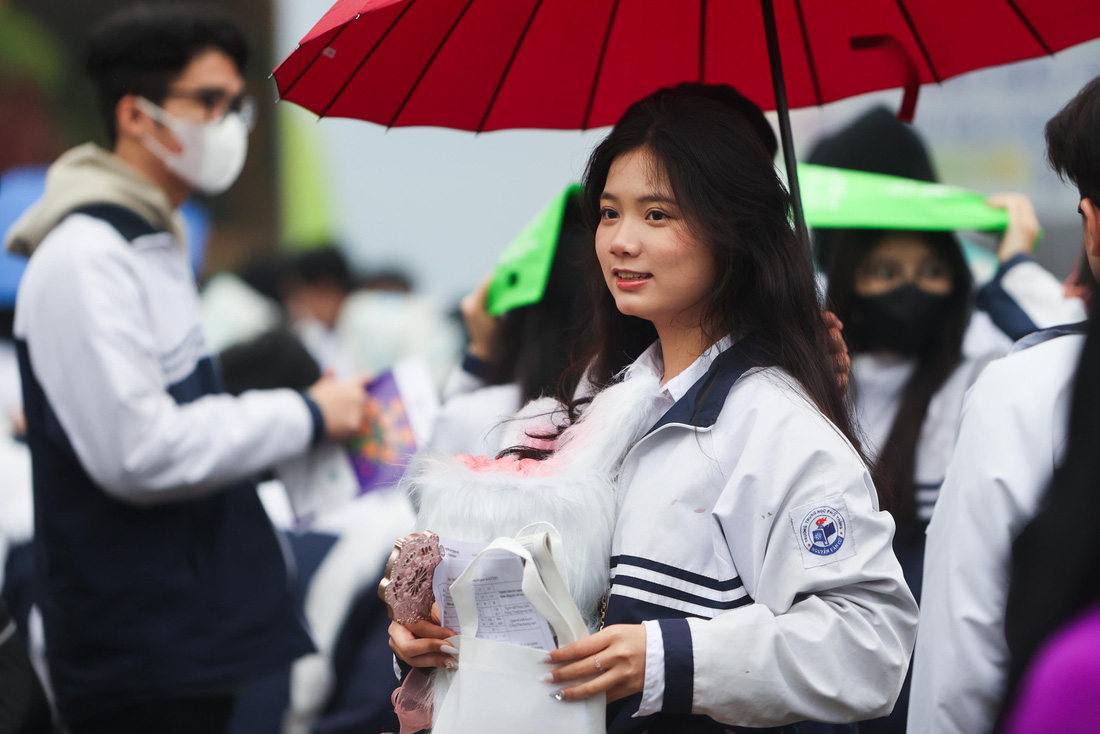 Tỉnh nào có tỉ lệ thí sinh học đại học cao nhất?- Ảnh 1. Thí sinh tham dự chương trình tư vấn tuyển sinh - hướng nghiệp 2024 do báo Tuổi Trẻ tổ chức - Ảnh: NGUYỄN KHÁNH