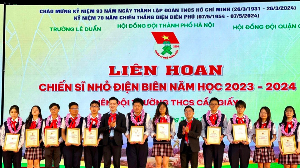 Hội đồng Đội TP tuyên dương, khen thưởng đội viên xuất sắc đạt danh hiệu “Chiến sĩ nhỏ Điện Biên”