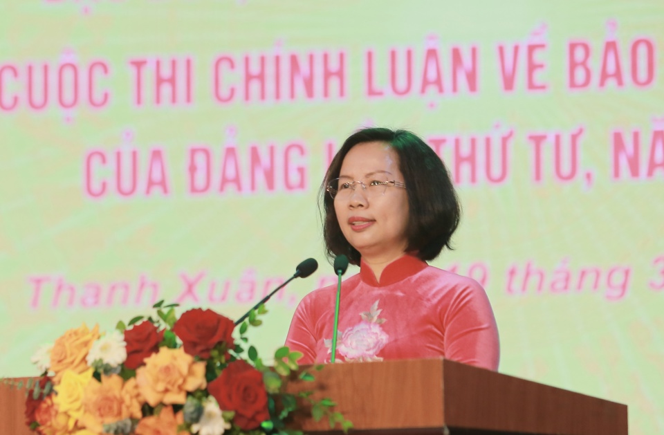 Ủy viên Ban Thường vụ Thành ủy, Bí thư Quận ủy Thanh Xuân Bùi Huyền Mai đề nghị các cơ quan, đơn vị và từng cán bộ, đảng viên trong quận cụ thể hóa thực hiện Chuyên đề năm 2024 “Học tập và làm theo tư tưởng, đạo đức, phong cách Hồ Chí Minh" về phát huy sức mạnh khối đại đoàn kết; xây dựng hệ thống chính trị quận Thanh Xuân vững mạnh