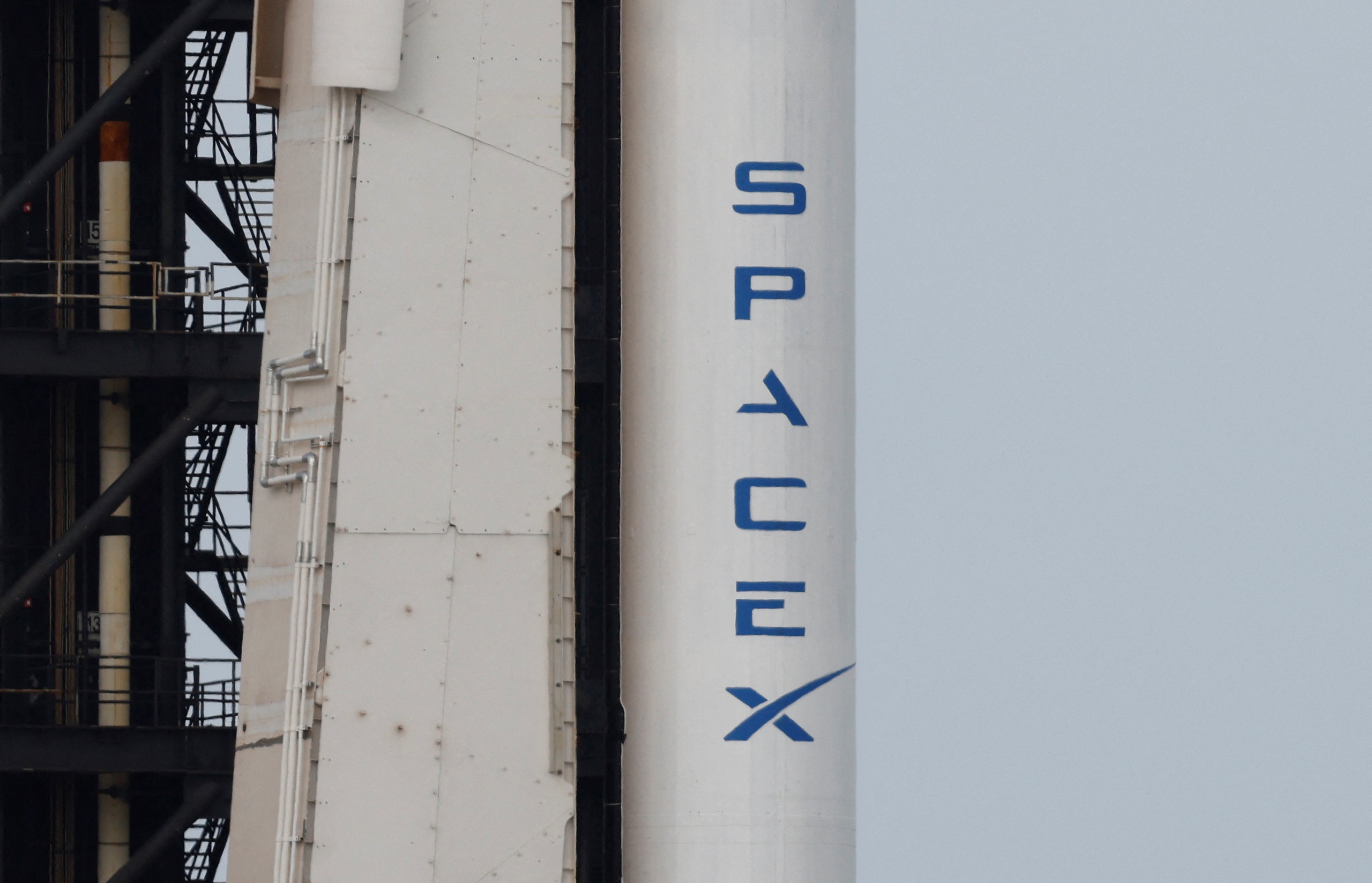 Trung Quốc phản ứng trước thông tin SpaceX bán vệ tinh do thám cho Mỹ- Ảnh 1. Trung Quốc phản ứng trước thông tin SpaceX bán vệ tinh do thám cho Mỹ- Ảnh 1.
