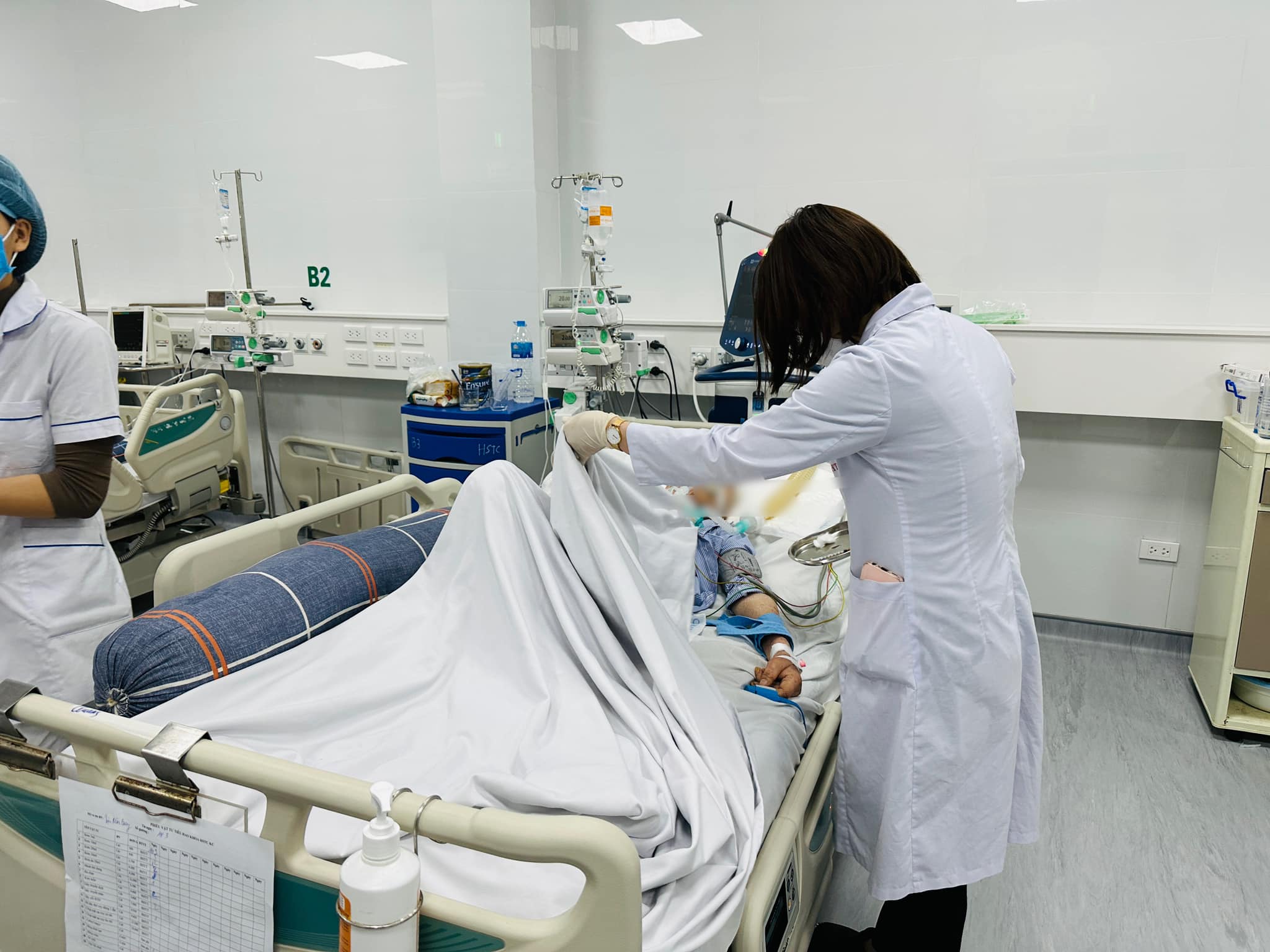 Tự ý dùng thuốc nam chữa viêm gan B, người đàn ông 45 tuổi nguy kịch - Ảnh 1. Tự ý dùng thuốc nam chữa viêm gan B, người đàn ông 45 tuổi nguy kịch - Ảnh 1.