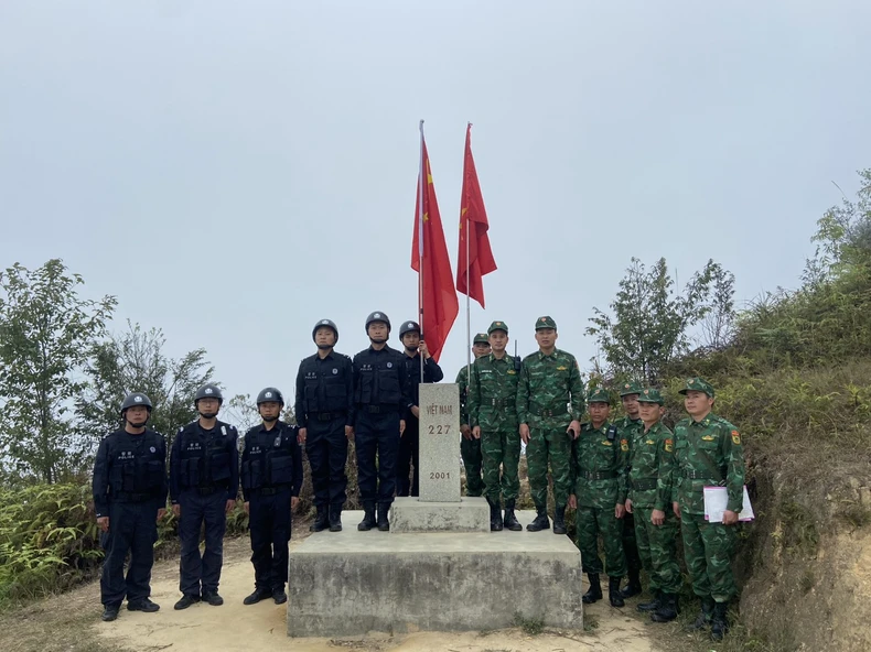 Tuần tra liên hợp khu vực biên giới Việt Nam-Trung Quốc ảnh 1
