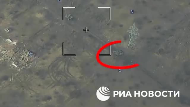 Thế giới - Xe tăng Abrams của Ukraine nổ tung khi đối đầu xe tăng T-72B3 Nga