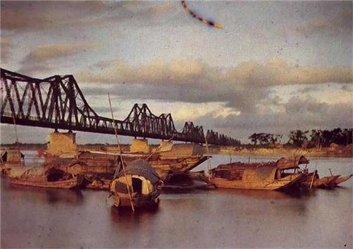 bo-anh-mau-cuc-hiem-ve-viet-nam-hon-100-nam-truoc-14-17 - Vietnam.vn Chứng nhân lịch sử, cây cầu Long Biên.