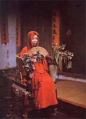 bo-anh-mau-cuc-hiem-ve-viet-nam-hon-100-nam-truoc-2-17 - Vietnam.vn Hình ảnh Bà Đồng trong văn hóa Chầu Văn