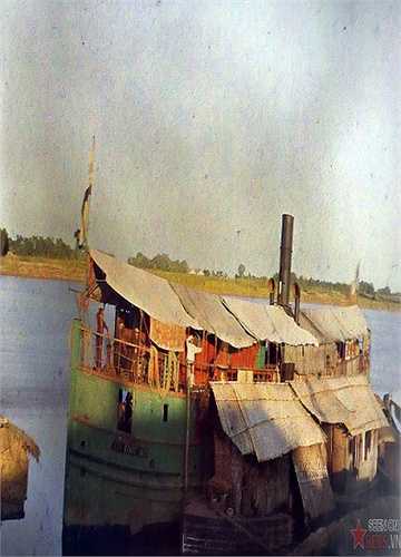 bo-anh-mau-cuc-hiem-ve-viet-nam-hon-100-nam-truoc-28-17 - Vietnam.vn Một con thuyền của người Hoa Kiều, 1915.