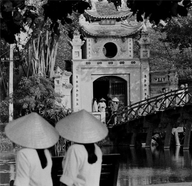 Bồi hồi về lại Hà Nội những năm 1980 qua bộ ảnh hiếm của nhà ngoại giao Anh - Ảnh 4.