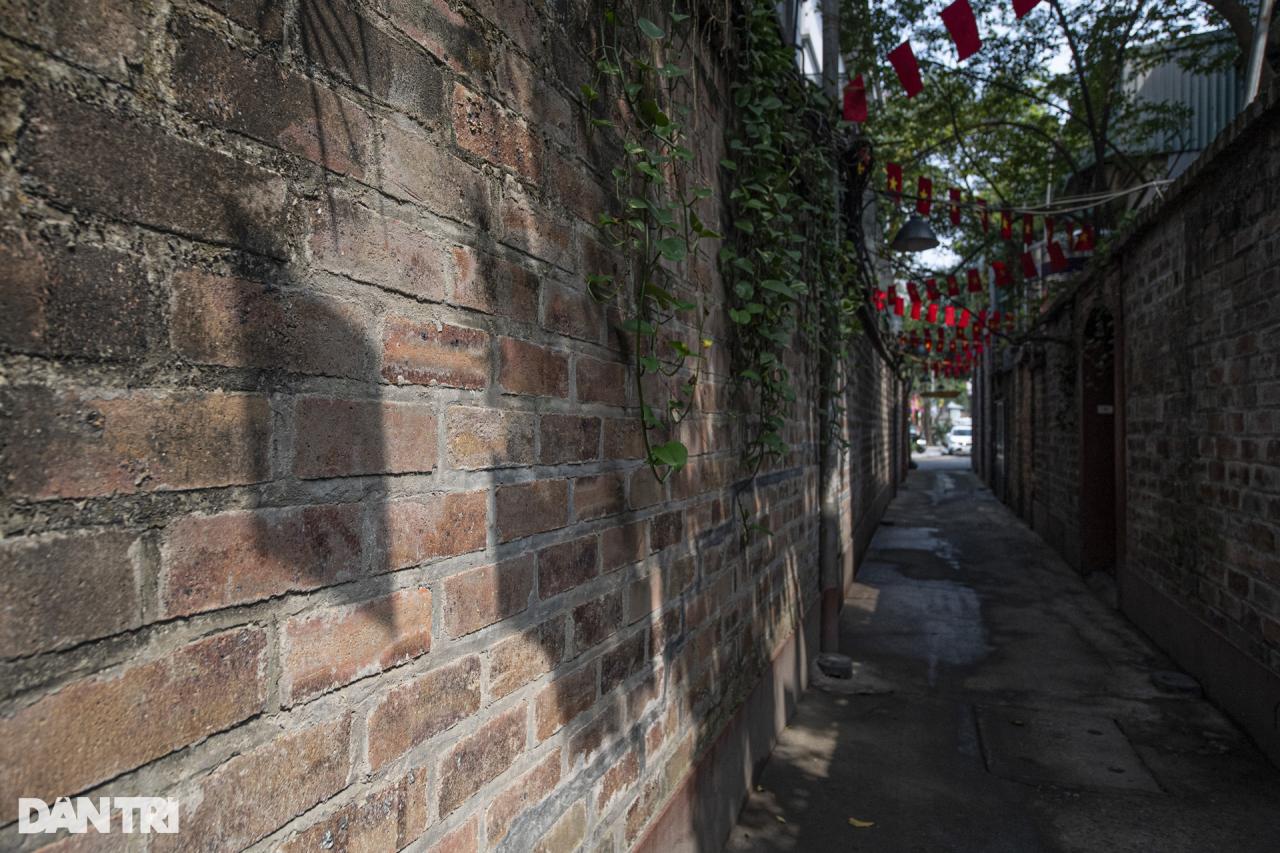 Hàng chục ngôi nhà cổng vòm nằm trong ngách dài chưa tới 100m ở Hà Nội - 4