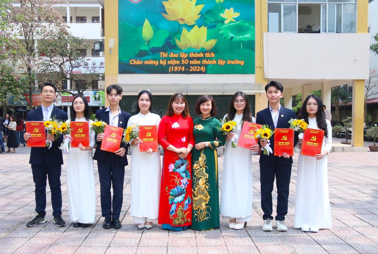 phung-bao-nhi-4-108 - Vietnam.vn phung bao nhi 4.jpg