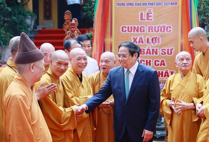 vna_potal_thu_tuong_pham_minh_chinh_chuc_mung_dai_le_phat_dan_2023_6763082-2 - Vietnam.vn Chú thích ảnh