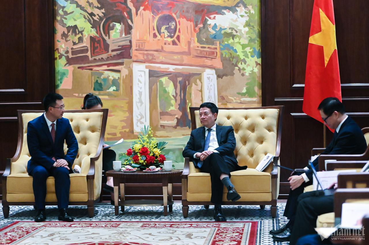 w-bo-truong-tiep-huawei-thach-thao-11-1-111 - Vietnam.vn W-bo-truong-tiep-huawei-thach-thao-11-1.jpg