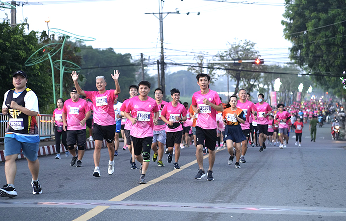 100 triệu đồng giải thưởng dành cho những đội tham gia VNMS Club Championship- Ảnh 1. Giải chạy Đất sen hồng