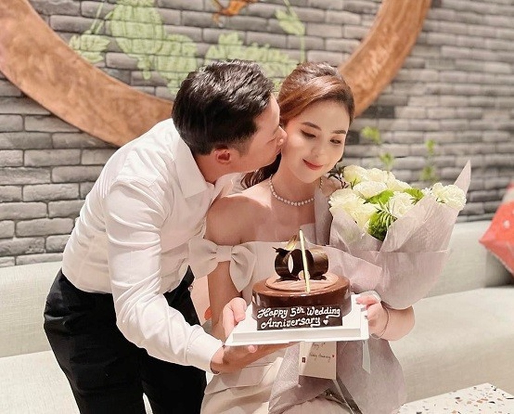 MC Mai Ngọc VTV ly hôn chồng thiếu gia sau 17 năm gắn bó - 2 MC Mai Ngọc VTV ly hôn chồng thiếu gia sau 17 năm gắn bó - 2