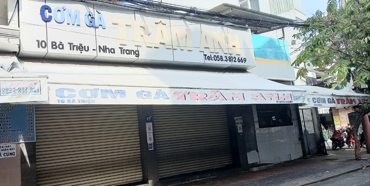 Khó xác định cụ thể thức ăn nào là món gây ngộ độc ở quán cơm gà Trâm Anh- Ảnh 2. Khó xác định cụ thể thức ăn nào là món gây ngộ độc ở quán cơm gà Trâm Anh- Ảnh 2.