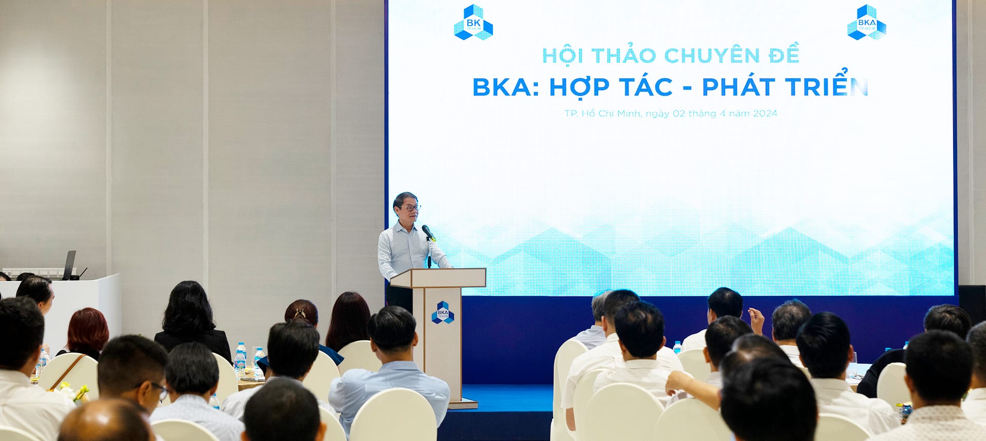 Chủ tịch HĐQT THACO, Chủ tịch BKA Trần Bá Dương phát biểu tại Hội thảo Chủ tịch HĐQT THACO, Chủ tịch BKA Trần Bá Dương phát biểu tại Hội thảo