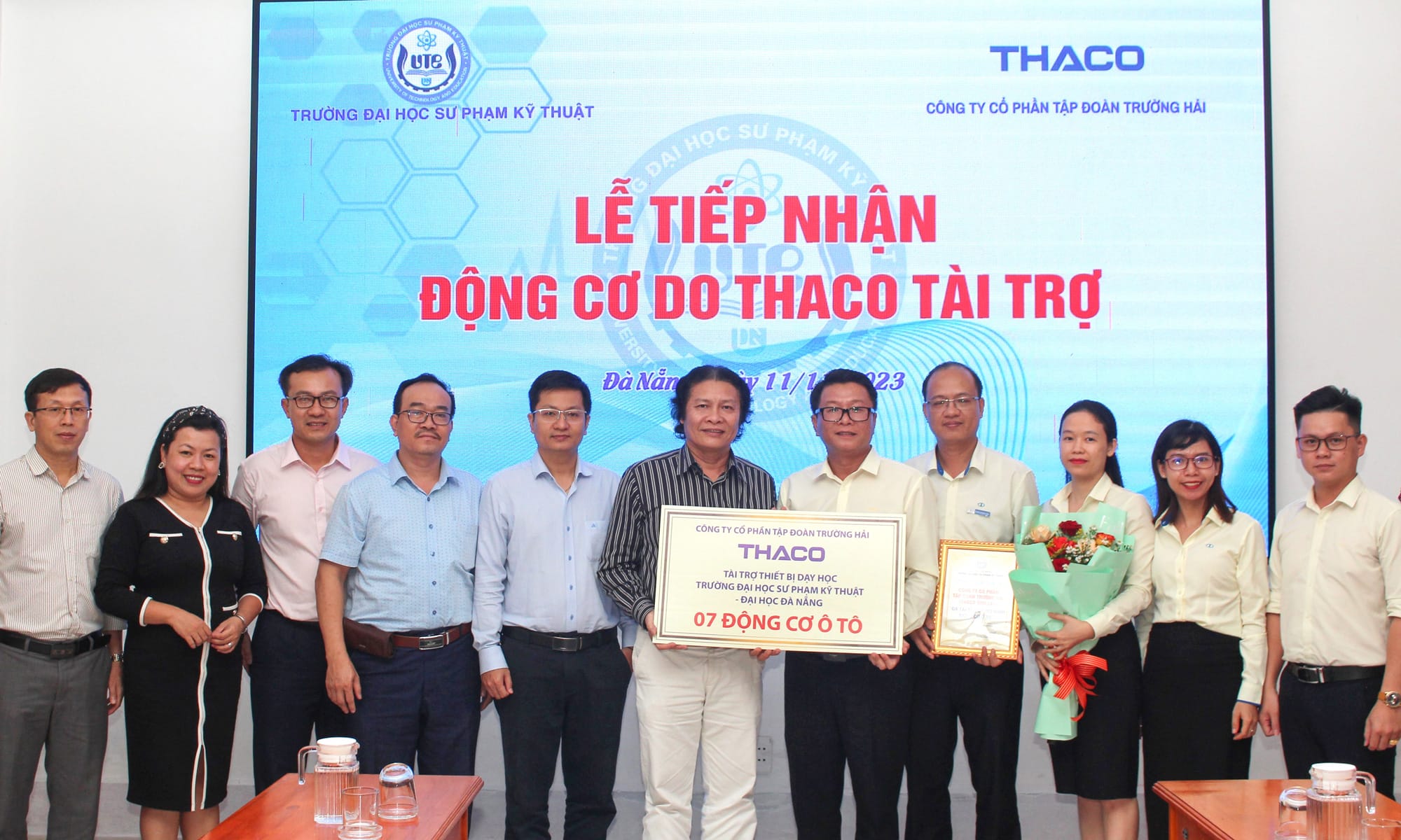 Lễ trao tặng động cơ ô tô cho Trường Đại học Sư phạm Kỹ thuật Đà Nẵng