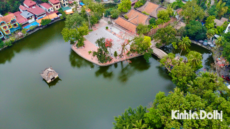 Khu di tích Quốc gia đặc biệt chùa Thầy nhìn từ trên cao. (Ảnh: Duy Minh)