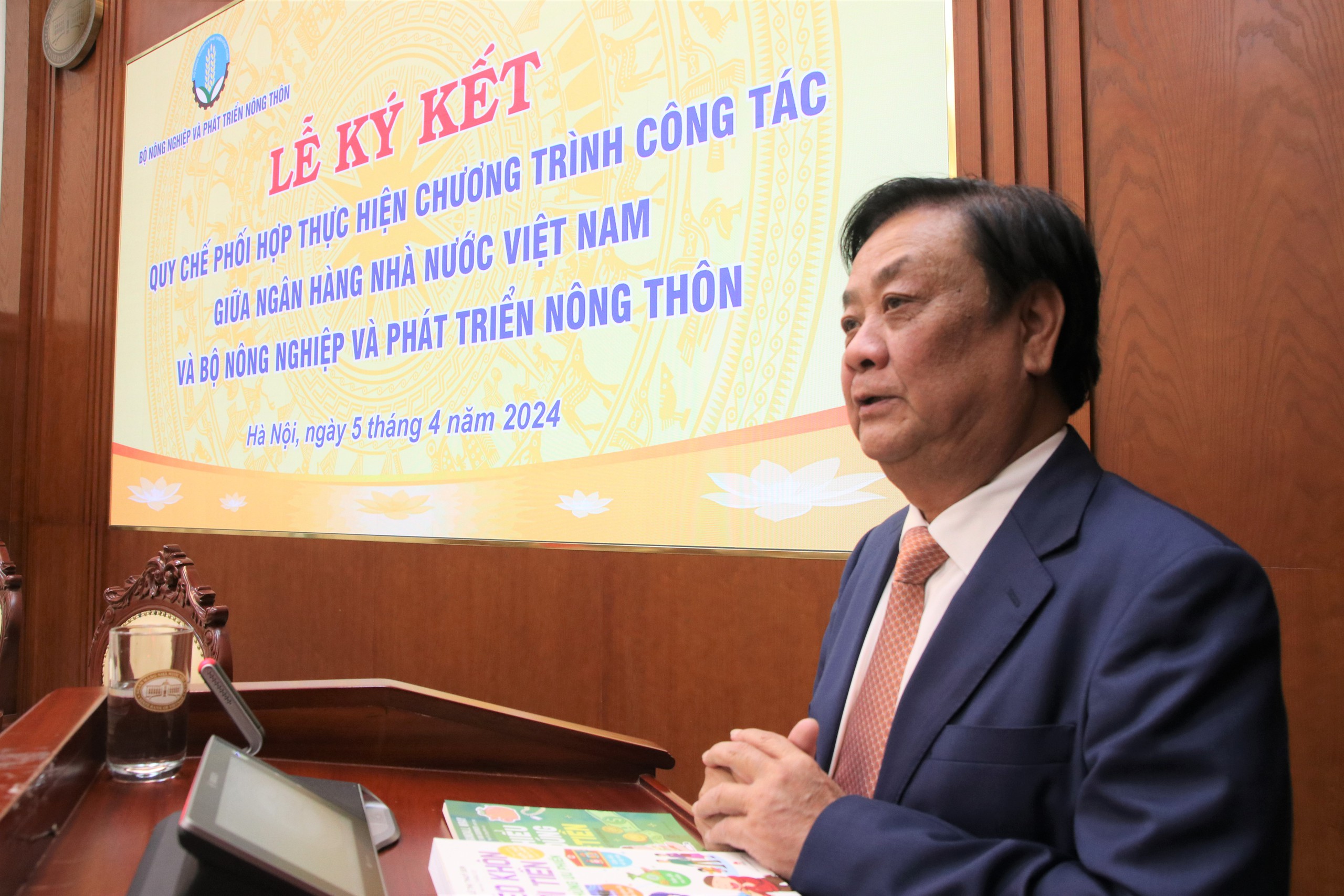 Bộ NNPTNT và Ngân hàng Nhà nước Việt Nam ký Quy chế phối hợp, phát huy vai trò của tín dụng đối với 