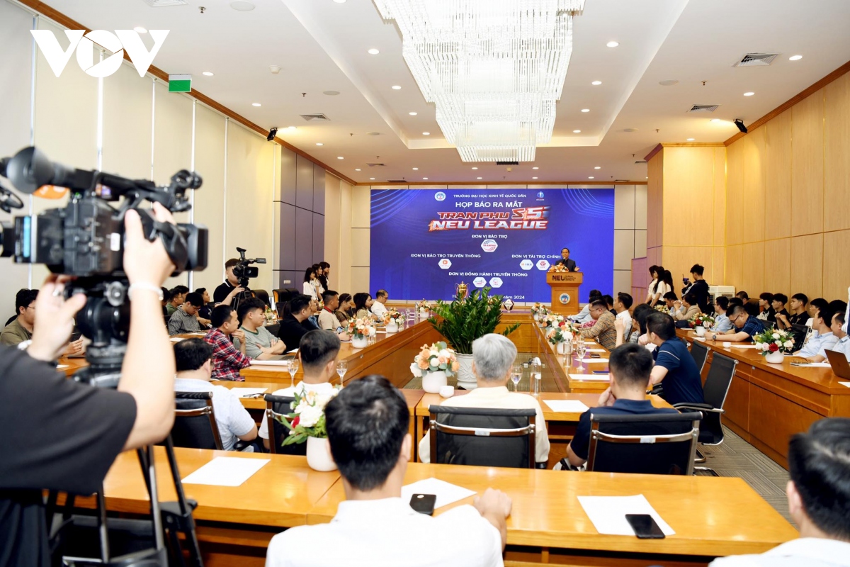 bùi hoàng việt anh bất ngờ góp mặt tại giải bóng đá sinh viên neu league s5 2024 hình ảnh 2 bui hoang viet anh bat ngo gop mat tai giai bong da sinh vien neu league s5 2024 hinh anh 2