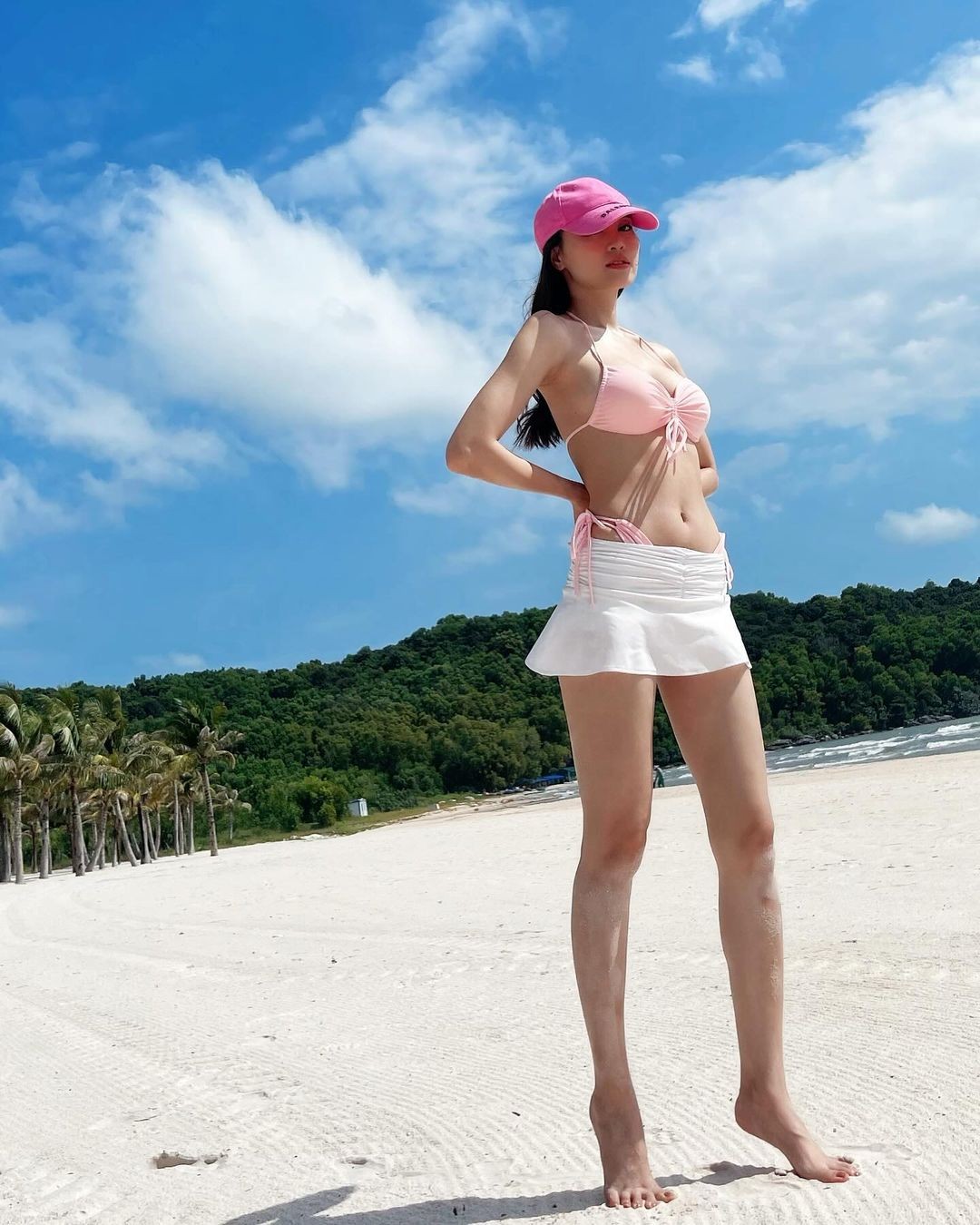 Hồ Ngọc Hà và dàn mỹ nhân Việt khởi động đầu hè với áo tắm ảnh 17