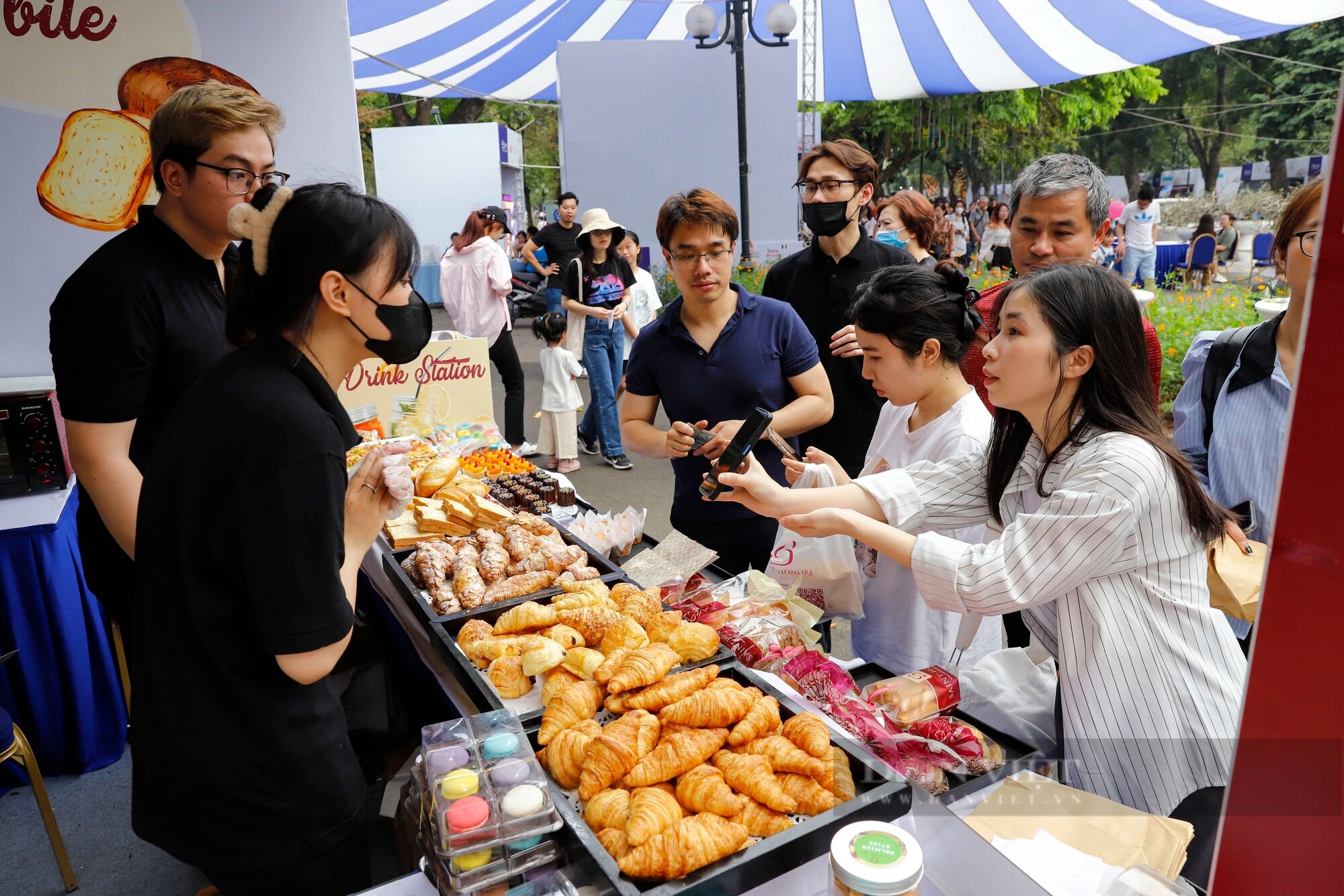 Người Hà Nội khám phá và trải nghiệm Lễ hội ẩm thực Pháp với quy mô lớn nhất từ trước đến nay- Ảnh 5.