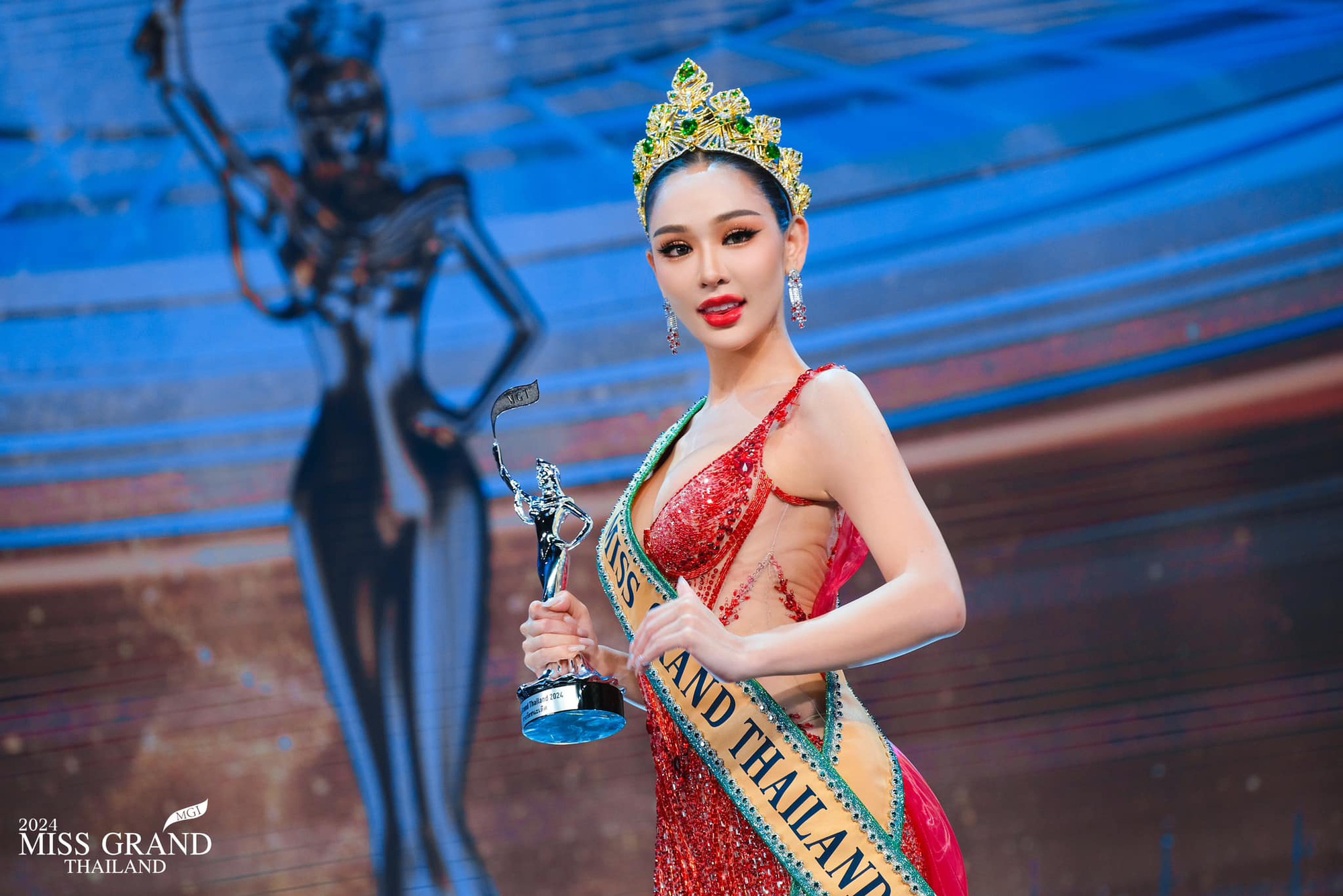 Malin Chara-anan sở hữu chiều cao khiêm tốn, chỉ 1,65m - Ảnh: Fanpage Miss Grand Thailand Malin Chara-anan sở hữu chiều cao khiêm tốn, chỉ 1,65m - Ảnh: Fanpage Miss Grand Thailand