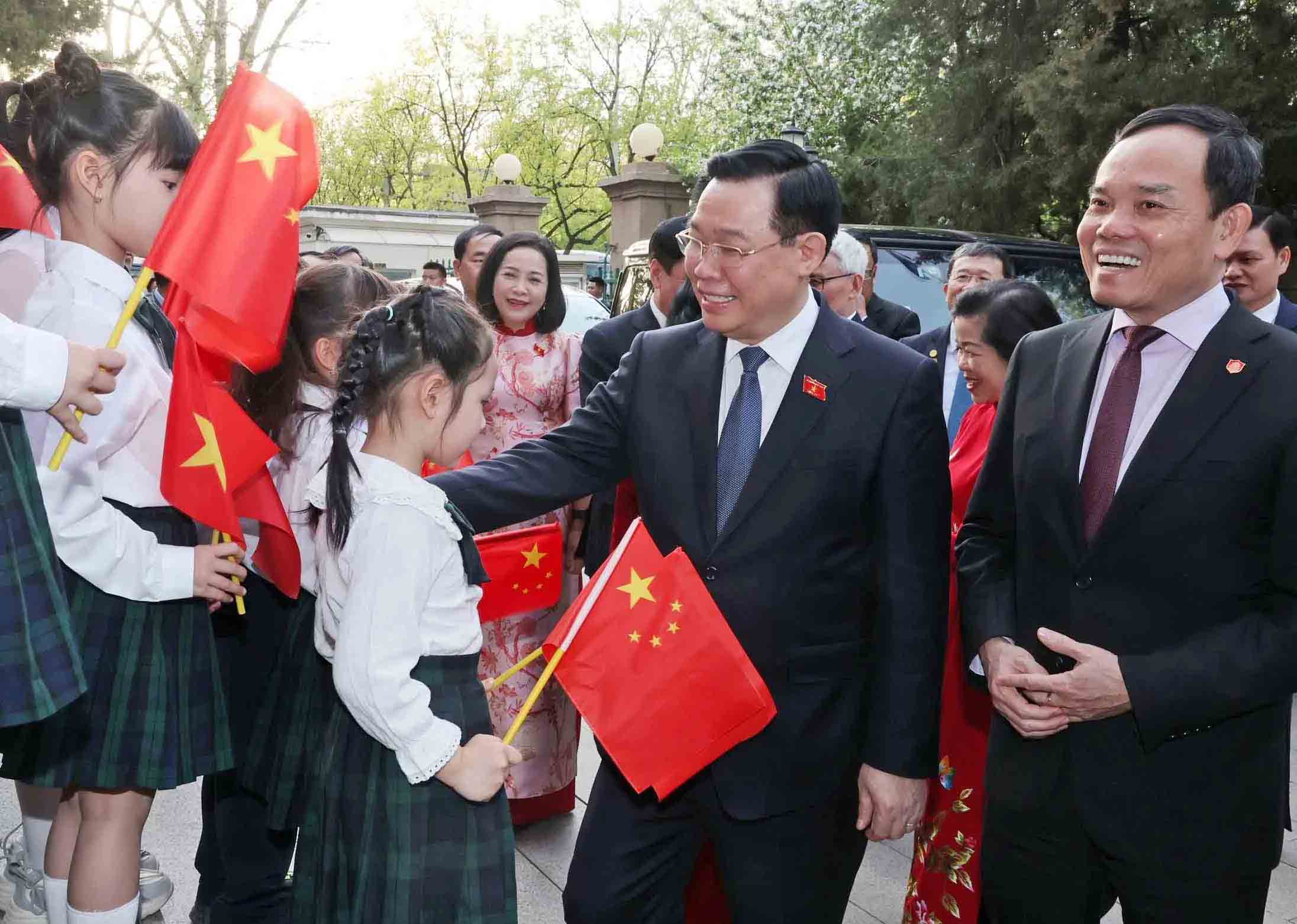 Cầu nối cho quan hệ hữu nghị Việt Nam - Trung Quốc- Ảnh 2. Cầu nối cho quan hệ hữu nghị Việt Nam - Trung Quốc- Ảnh 2.
