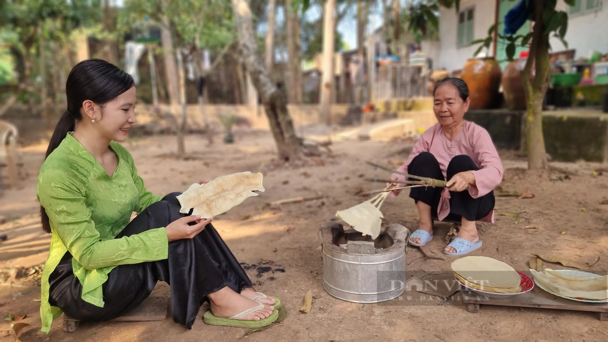 Đỏ lửa xuyên đêm quết bánh phồng tại làng nghề trăm tuổi ở An Giang- Ảnh 14. Đỏ lửa xuyên đêm quết bánh phồng tại làng nghề trăm tuổi ở An Giang- Ảnh 14.