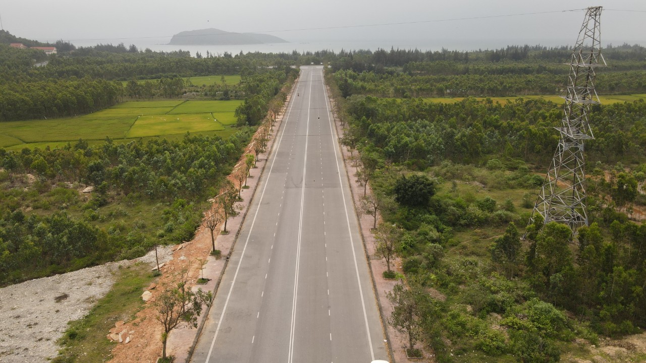 Linh thiêng vùng đất Vũng Chùa - điểm xuất phát giải chạy Marathon vì ATGT 2024- Ảnh 2. Linh thiêng vùng đất Vũng Chùa - điểm xuất phát giải chạy Marathon vì ATGT 2024- Ảnh 2.