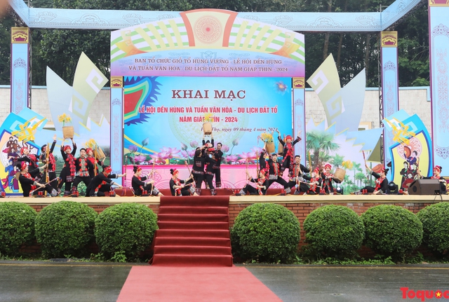 Phú Thọ: Khai mạc Lễ hội Đền Hùng và Tuần Văn hóa - Du lịch Đất Tổ năm Giáp Thìn - 2024 - Ảnh 4. Phú Thọ: Khai mạc Lễ hội Đền Hùng và Tuần Văn hóa - Du lịch Đất Tổ năm Giáp Thìn - 2024 - Ảnh 4.