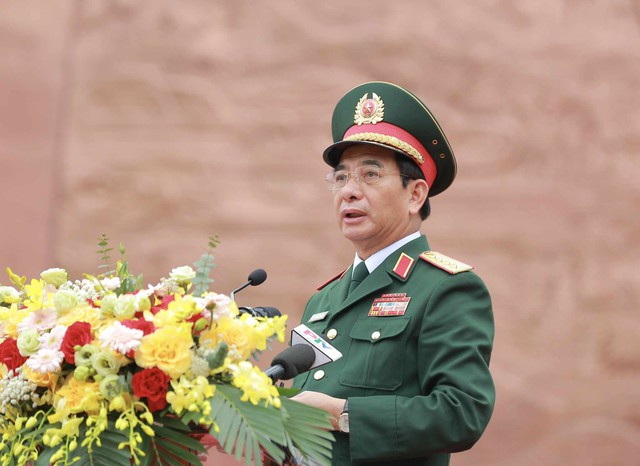 Khánh thành Bức phù điêu “Bác Hồ nói chuyện với cán bộ, chiến sĩ Đại đoàn Quân Tiên Phong” - Ảnh 2. Khánh thành Bức phù điêu “Bác Hồ nói chuyện với cán bộ, chiến sĩ Đại đoàn Quân Tiên Phong” - Ảnh 2.