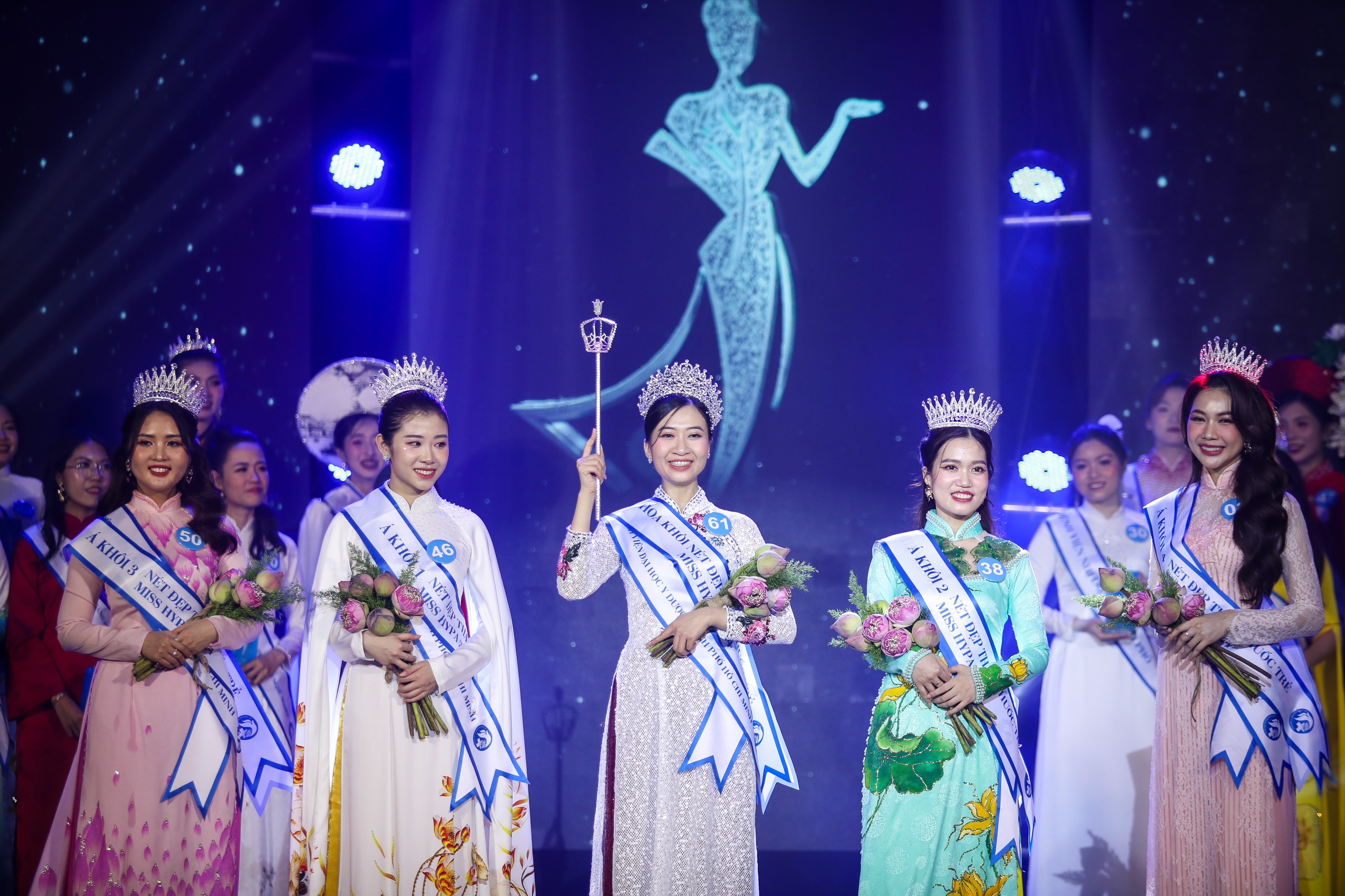 TP.HCM: Dàn người đẹp tham dự cuộc thi dành cho các thầy thuốc- Ảnh 2. Top 5 cuộc thi Nét đẹp thầy thuốc trẻ