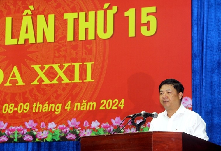 Секретарь провинциального парткома Куангнама Луонг Нгуен Минь Чиет выступил с заключительной речью на конференции провинциального парткома. Фото: Аппарат обкома партии.
